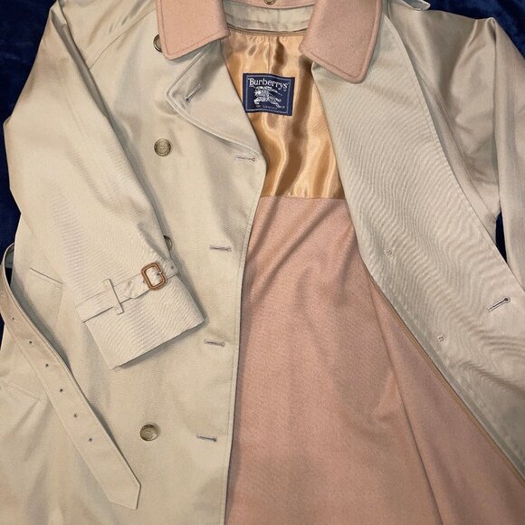 Women's Beige Burberry Trenchcoat - Picture 8 of 11